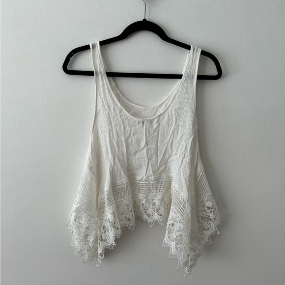 White Lace Hem Women Top - Picture 2 of 5